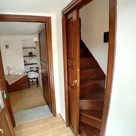 Hotel Diffuso Montalbano Borgo Antico - La Casetta Del Vento 3*