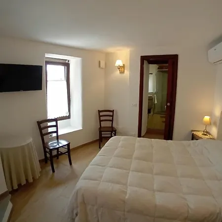 Diffuso Montalbano Borgo Antico - La Casetta Del Vento 3*