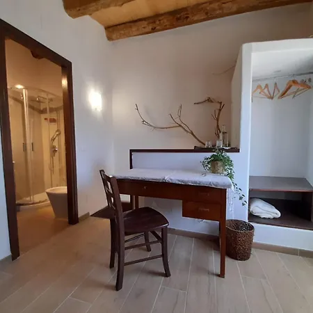 Hotel Diffuso Montalbano Borgo Antico - La Casetta Del Vento