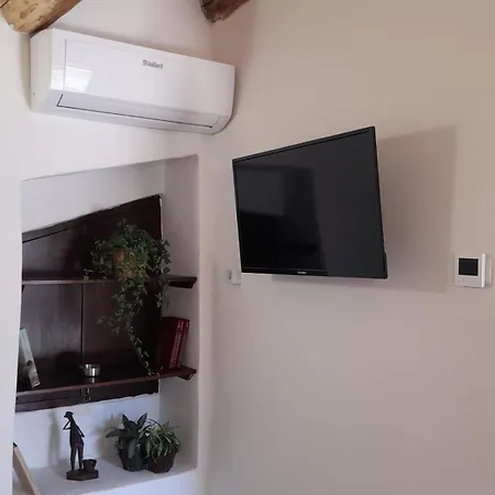 Hotel Diffuso Montalbano Borgo Antico - La Casetta Del Vento