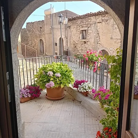 Diffuso Montalbano Borgo Antico - La Casetta Del Vento Hotel 3*